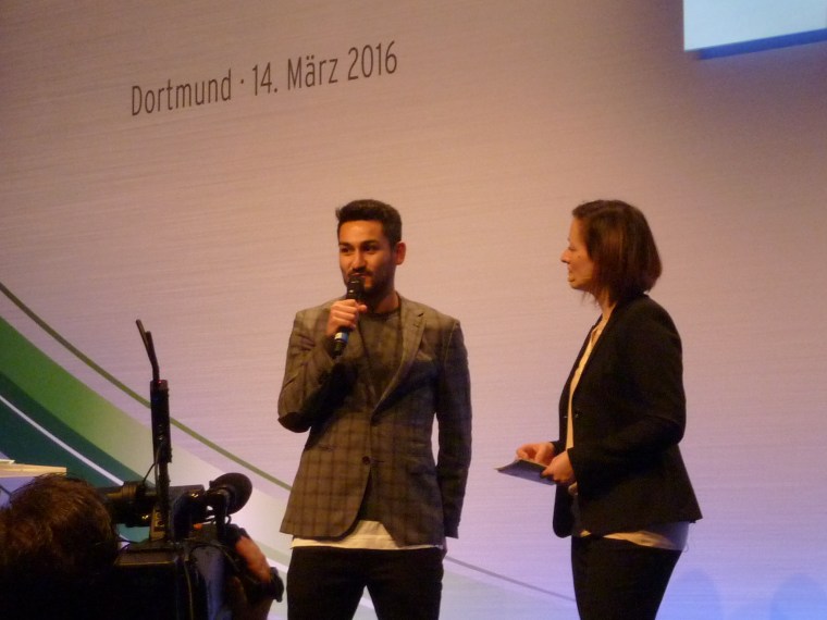 Ilkay Gündogan kam ins Fußballmuseum, um den Sieger der Kategorie Verein auszuzeichnen