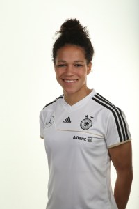 01_celia-sasic-portrait-dfb2